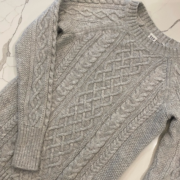 GAP sweater brand new - Picture 1 of 2
